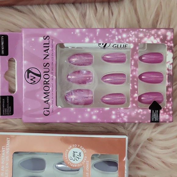 Brand New BUNDLE OF W7 GLAMOROUS False Nails-3CT. - Picture 4 of 5